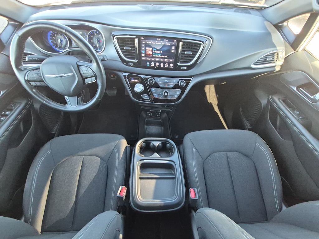 Thumbnail: 2019 Chrysler Pacifica - 9
