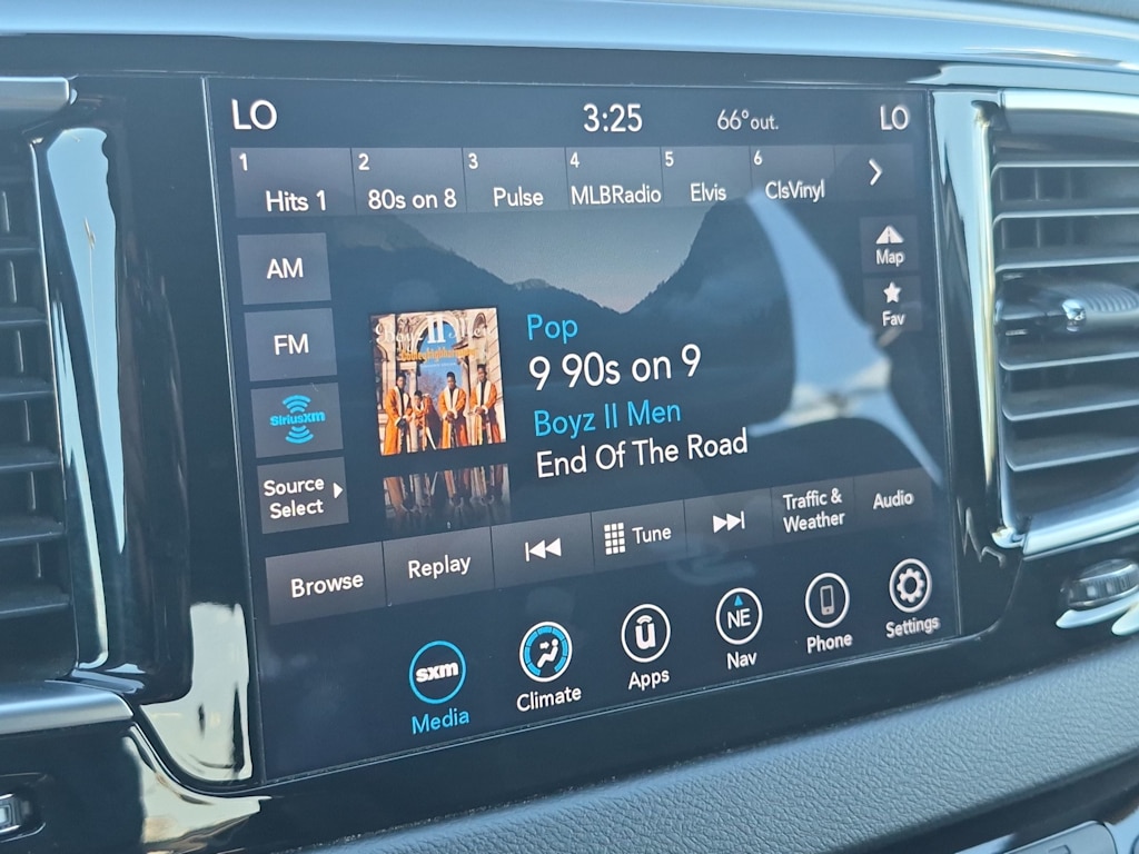 Thumbnail: 2019 Chrysler Pacifica - 14