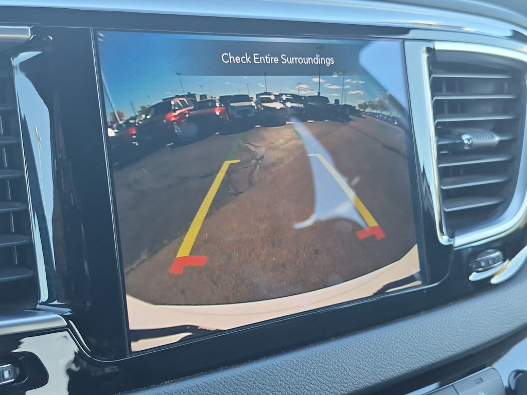 Thumbnail: 2019 Chrysler Pacifica - 31
