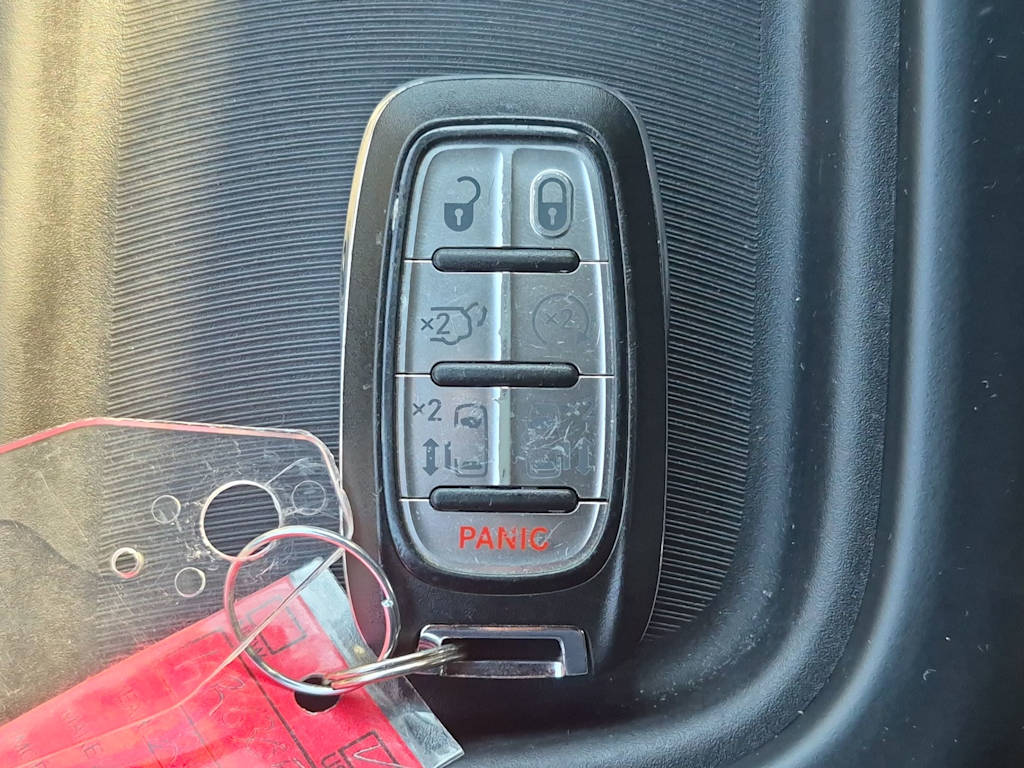 Thumbnail: 2019 Chrysler Pacifica - 34
