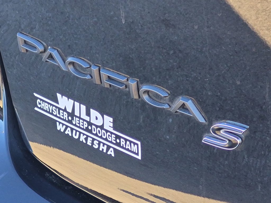 Thumbnail: 2025 Chrysler Pacifica - 7
