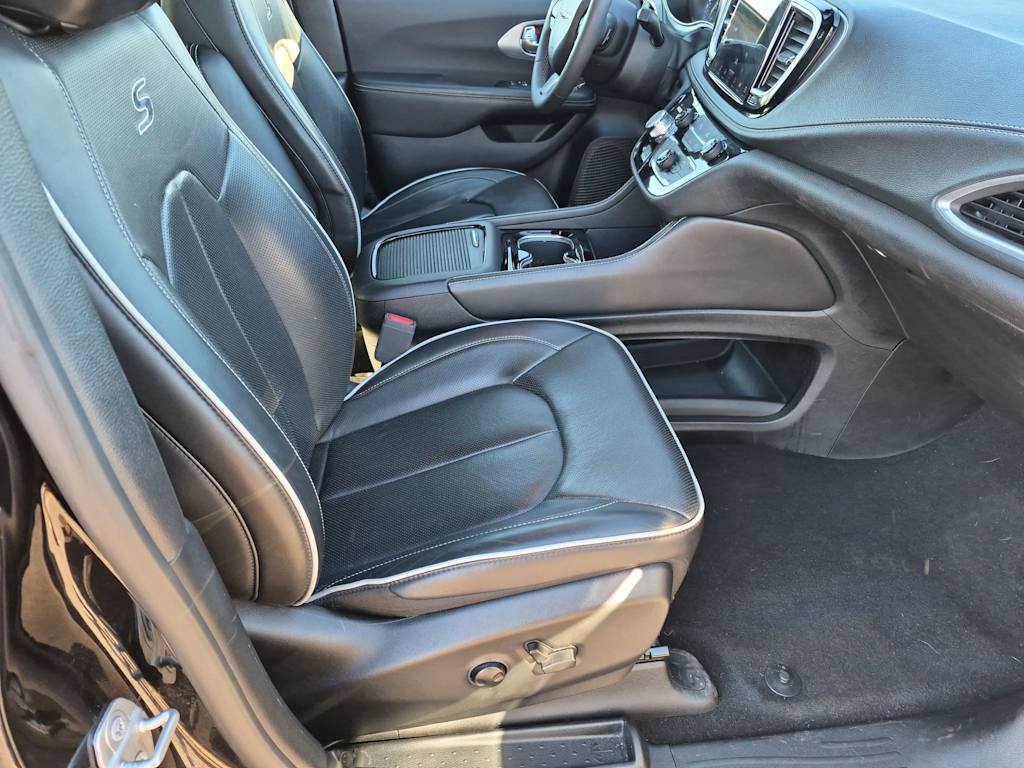 Thumbnail: 2025 Chrysler Pacifica - 29