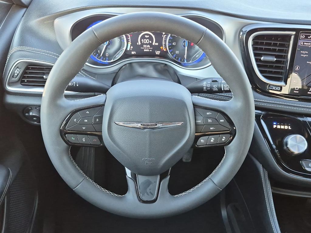 Thumbnail: 2025 Chrysler Pacifica - 13