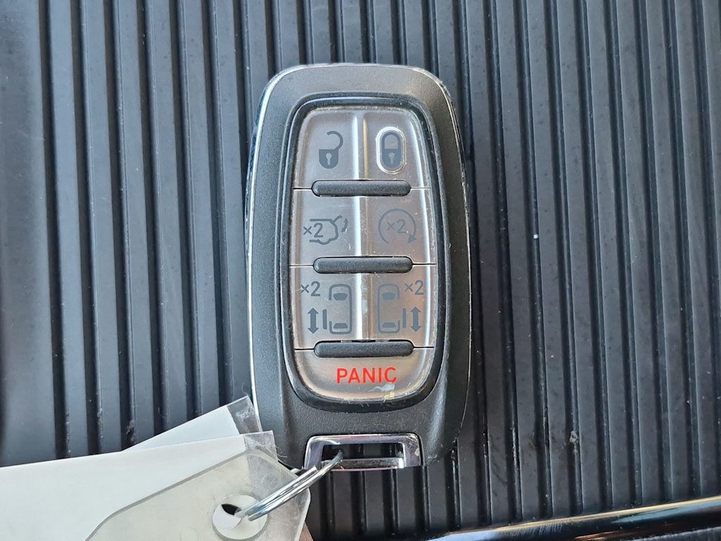 Thumbnail: 2025 Chrysler Pacifica - 36