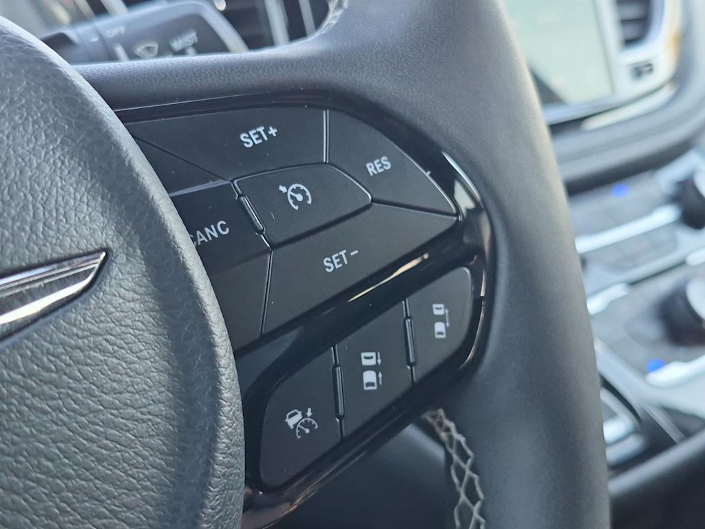 Thumbnail: 2025 Chrysler Pacifica - 31