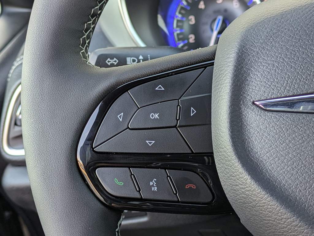 Thumbnail: 2026 Chrysler Pacifica - 26