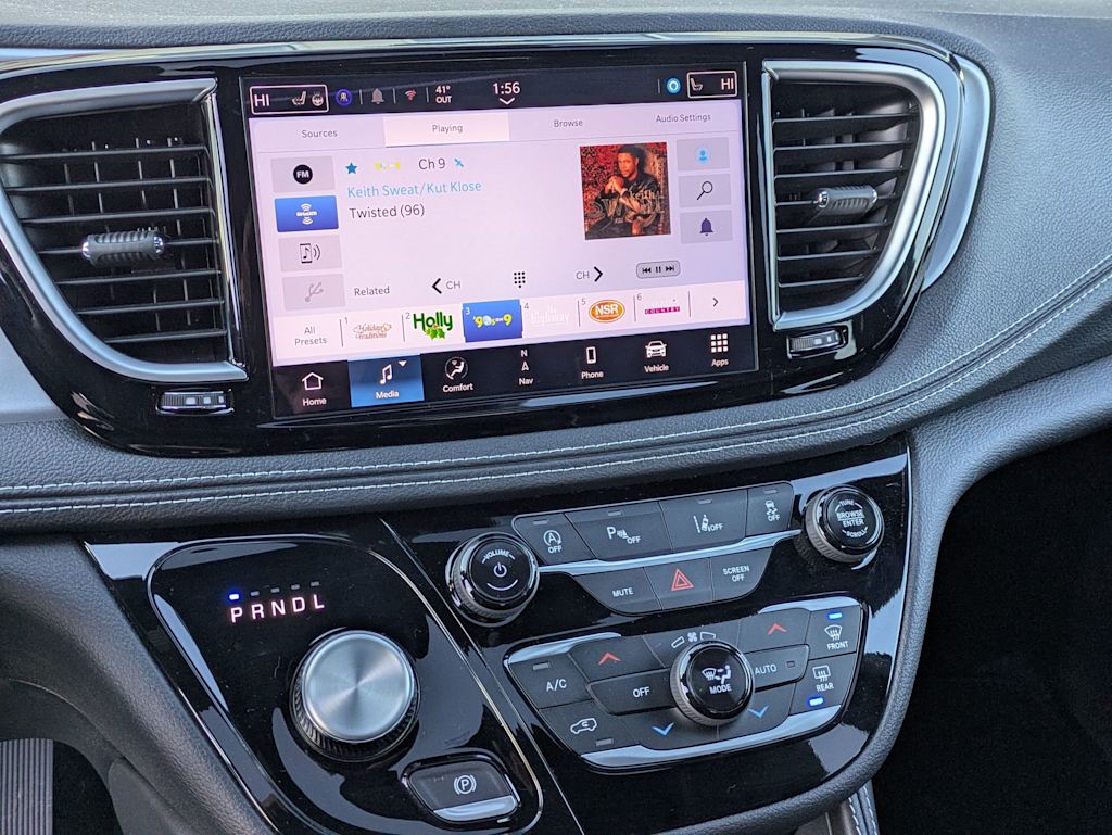 Thumbnail: 2026 Chrysler Pacifica - 12