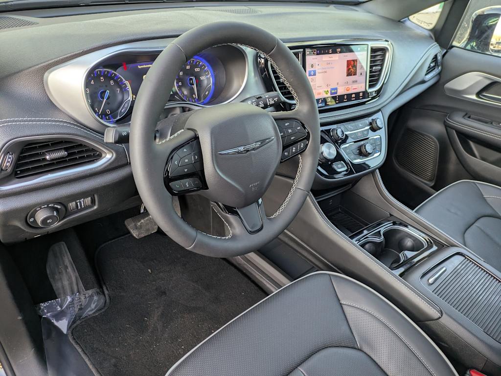 Thumbnail: 2026 Chrysler Pacifica - 2