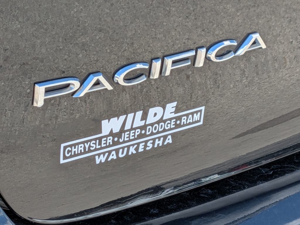 Thumbnail: 2020 Chrysler Pacifica - 6