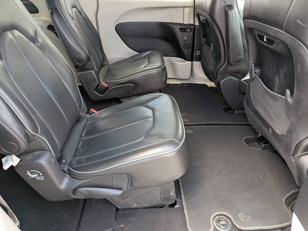 Thumbnail: 2020 Chrysler Pacifica - 10