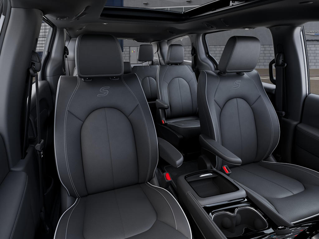 Thumbnail: 2027 Chrysler Pacifica - 8