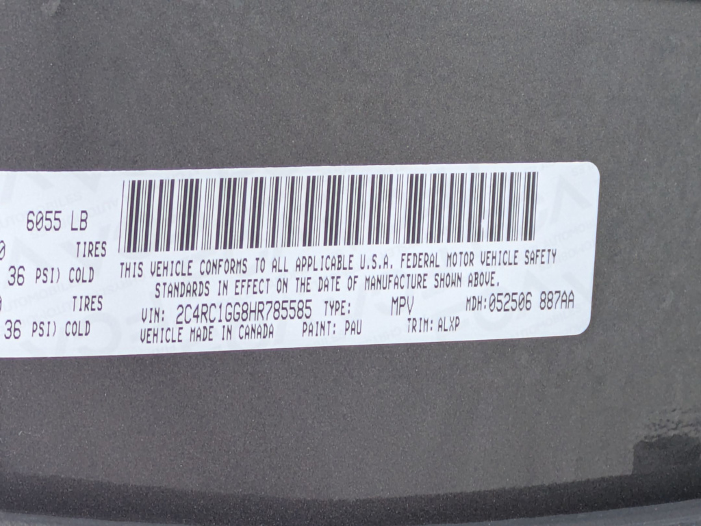 Thumbnail: 2017 Chrysler Pacifica - 18