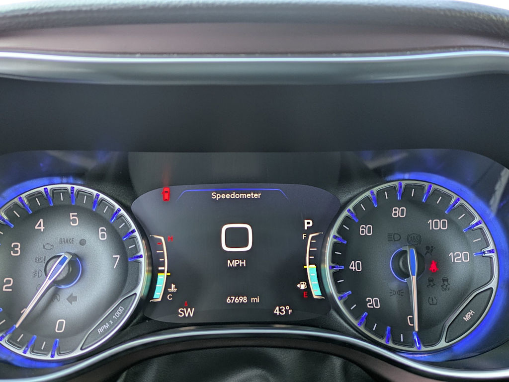 Thumbnail: 2017 Chrysler Pacifica - 36