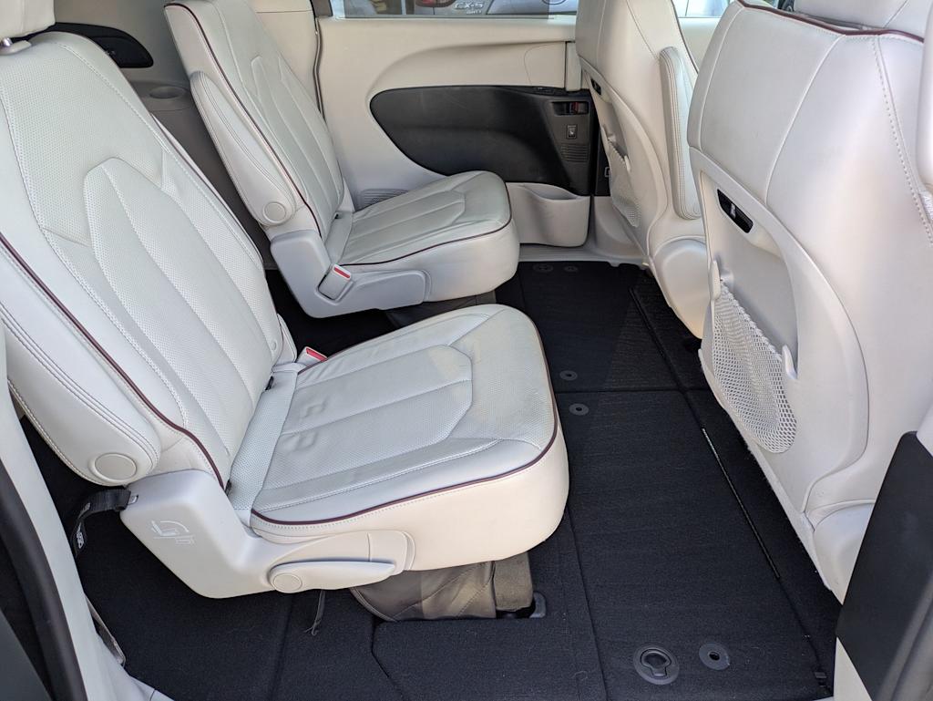 Thumbnail: 2017 Chrysler Pacifica - 11