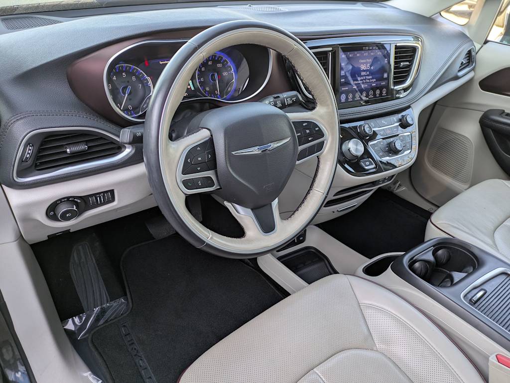 Thumbnail: 2017 Chrysler Pacifica - 2