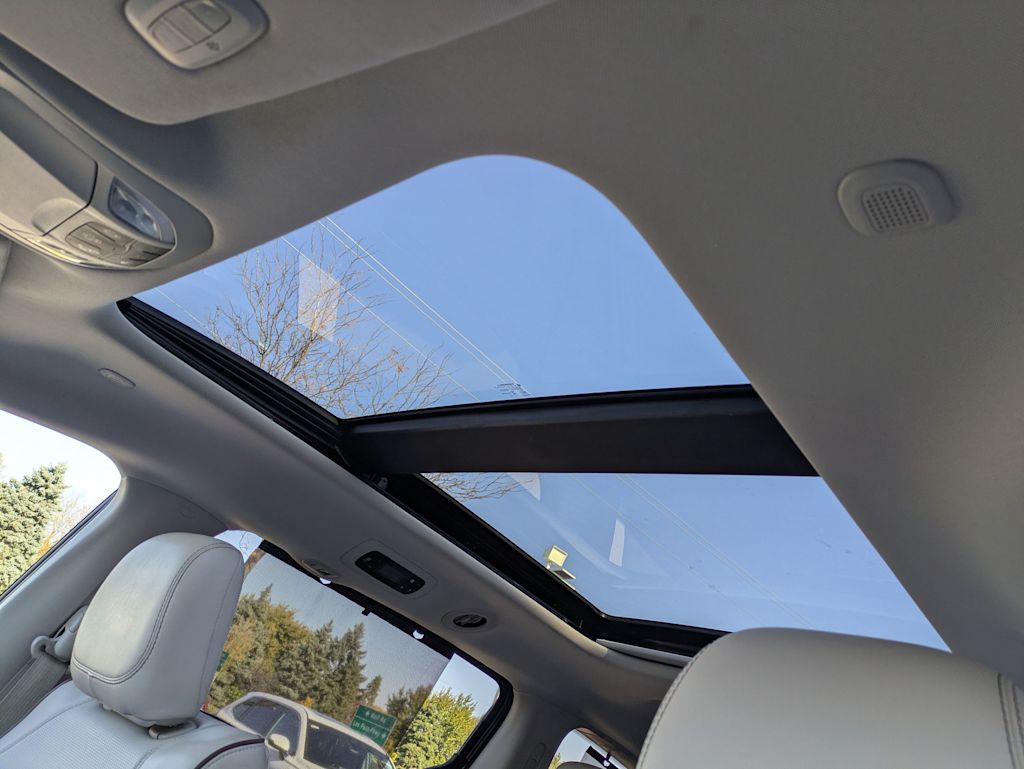 Thumbnail: 2017 Chrysler Pacifica - 25