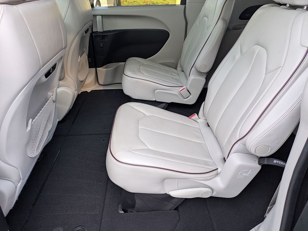 Thumbnail: 2017 Chrysler Pacifica - 26