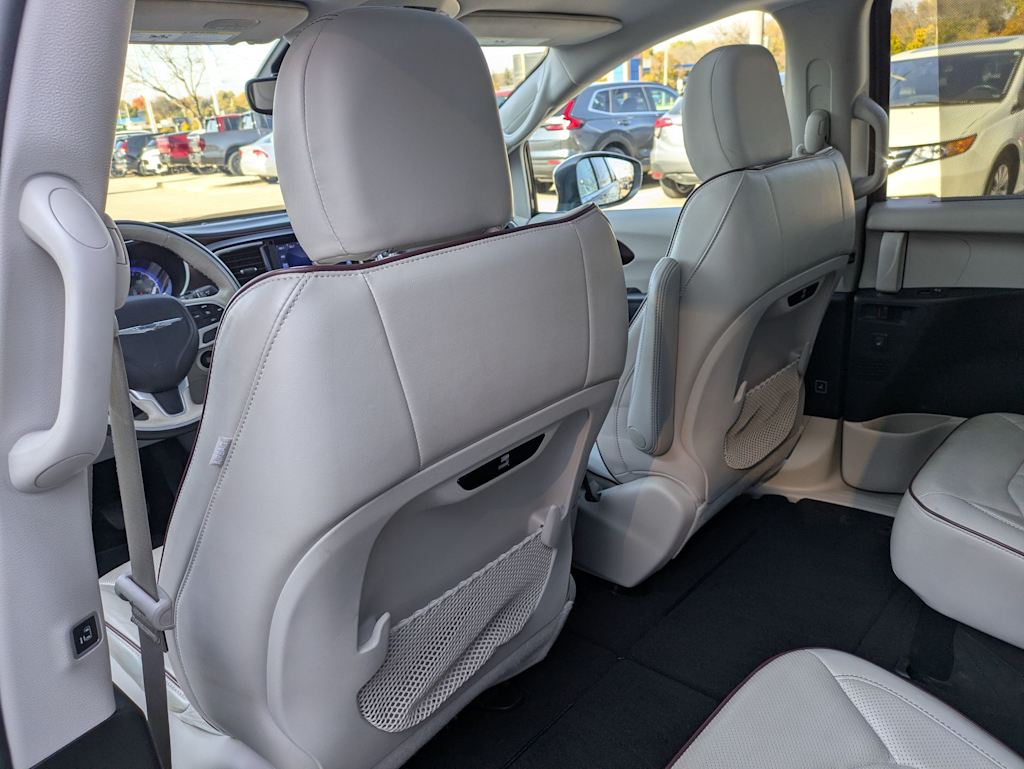 Thumbnail: 2017 Chrysler Pacifica - 12