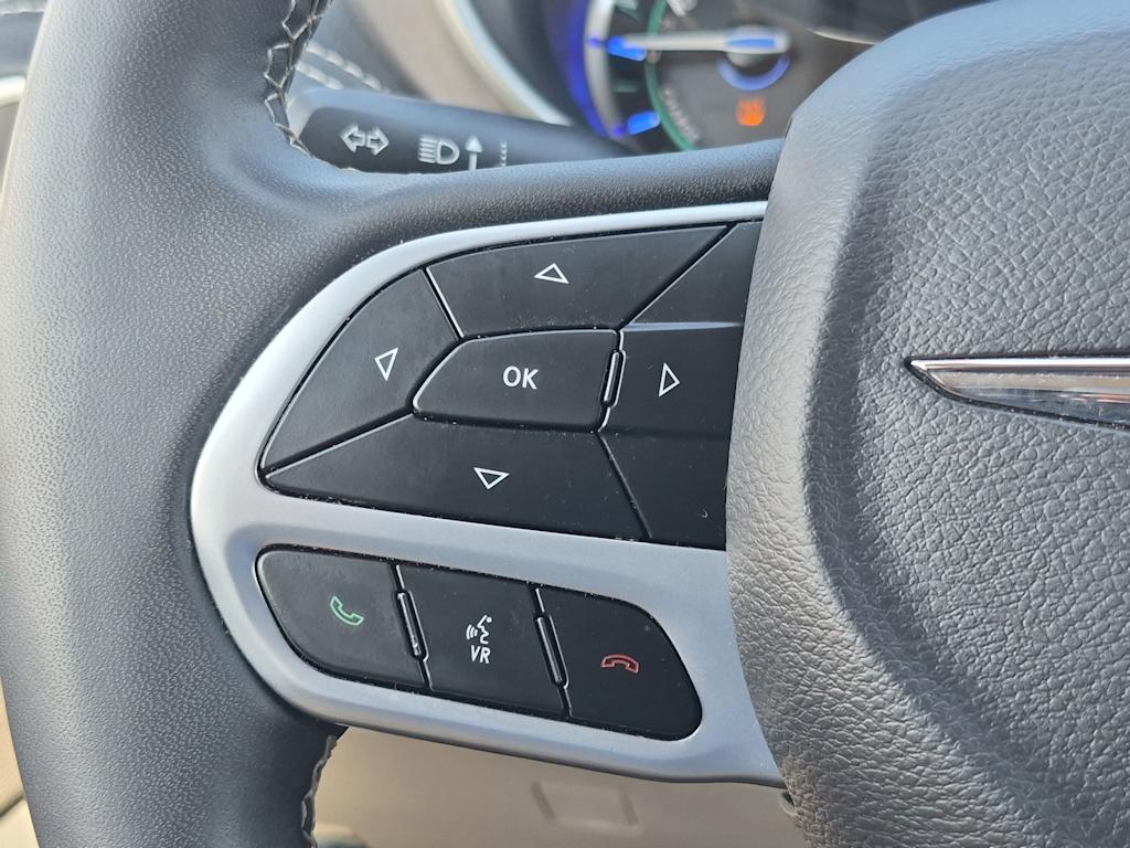 Thumbnail: 2023 Chrysler Pacifica - 27
