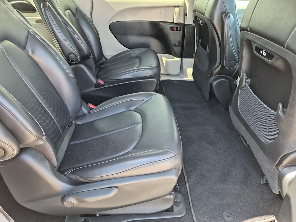 Thumbnail: 2023 Chrysler Pacifica - 25