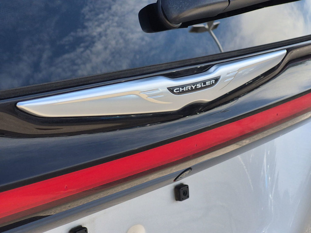 Thumbnail: 2023 Chrysler Pacifica - 22