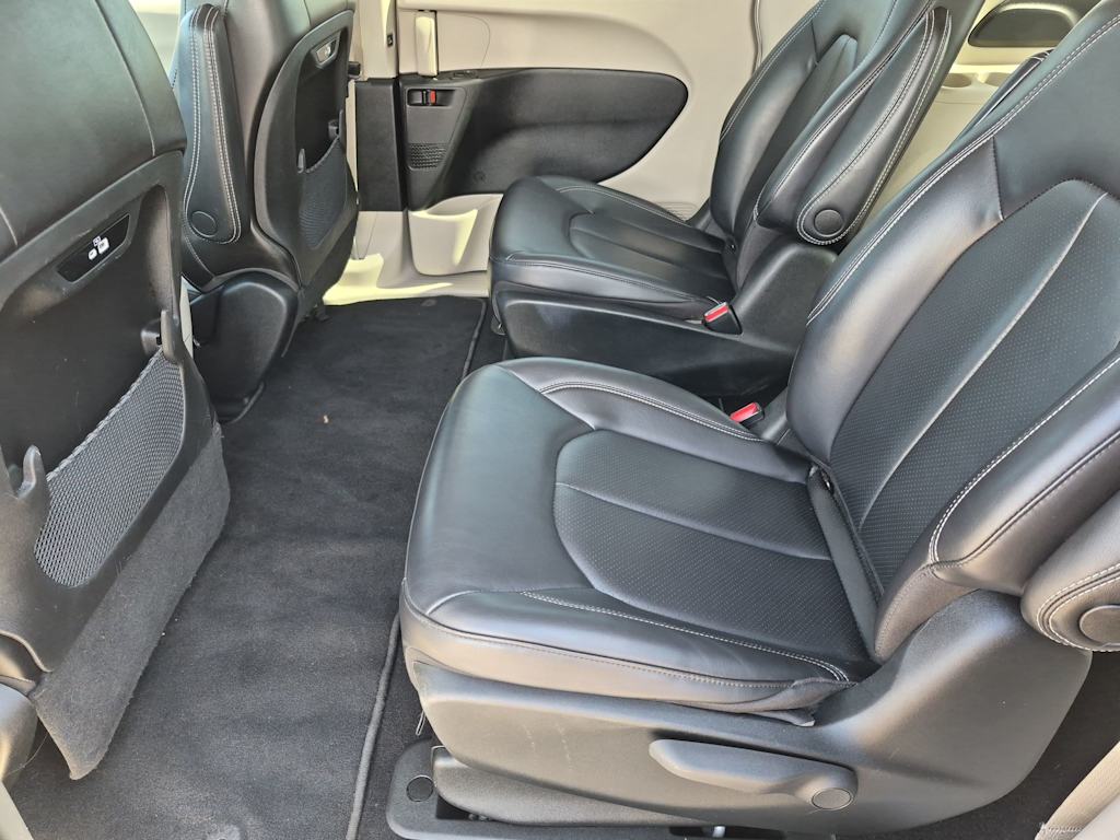 Thumbnail: 2023 Chrysler Pacifica - 24