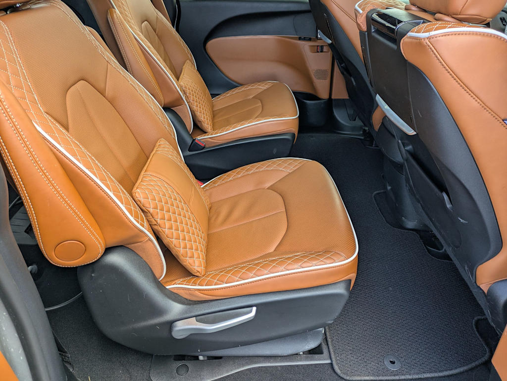 Thumbnail: 2024 Chrysler Pacifica - 11