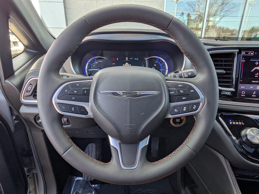 Thumbnail: 2024 Chrysler Pacifica - 13