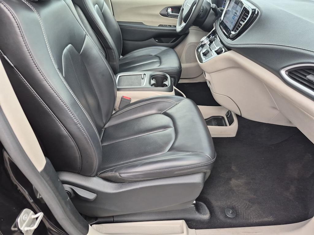 Thumbnail: 2024 Chrysler Pacifica - 27