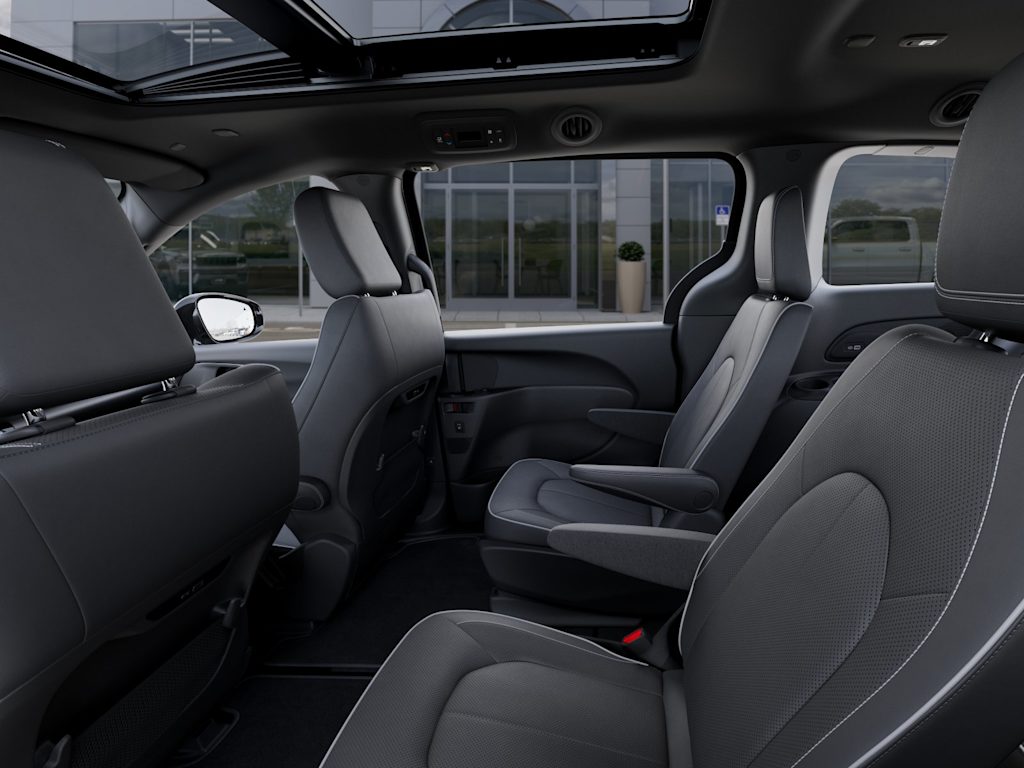 Thumbnail: 2027 Chrysler Pacifica - 8