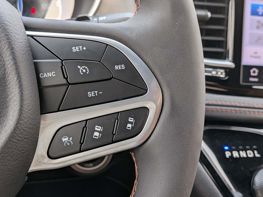 Thumbnail: 2025 Chrysler Pacifica - 30