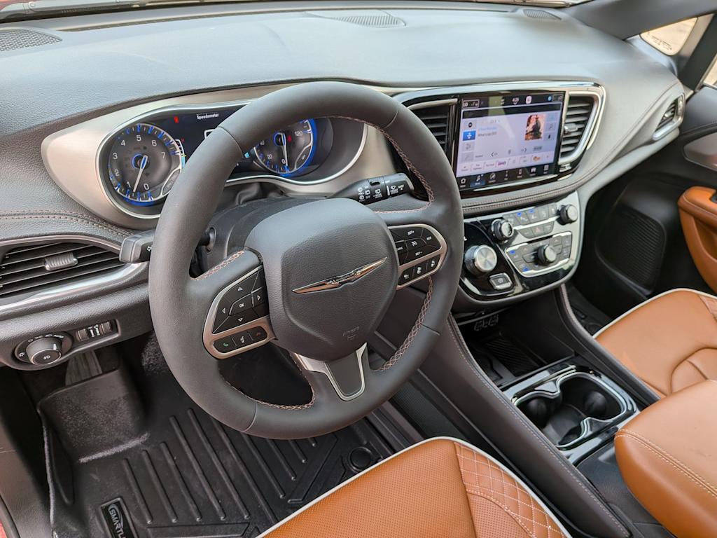 Thumbnail: 2025 Chrysler Pacifica - 2