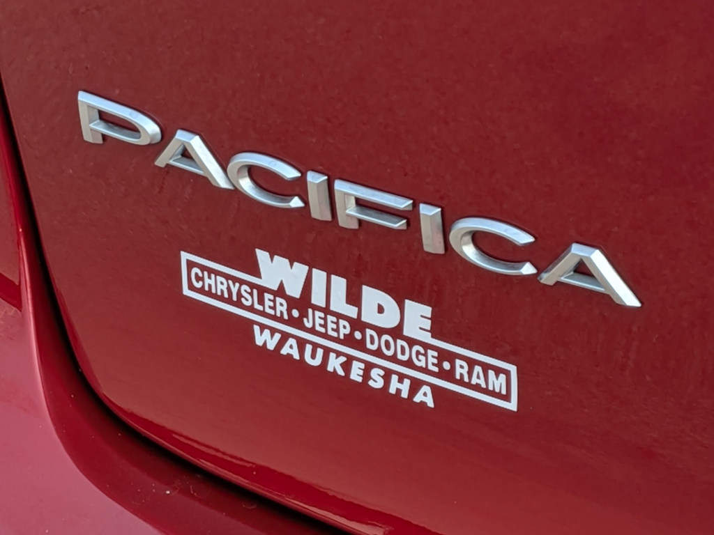Thumbnail: 2025 Chrysler Pacifica - 7