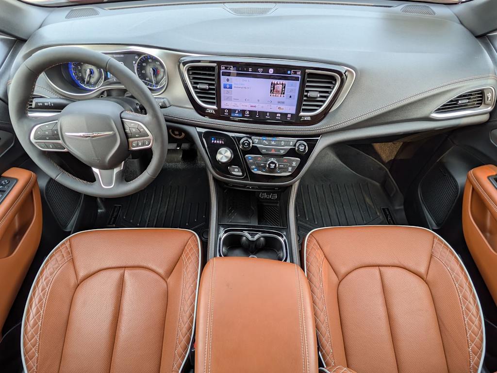 Thumbnail: 2025 Chrysler Pacifica - 9