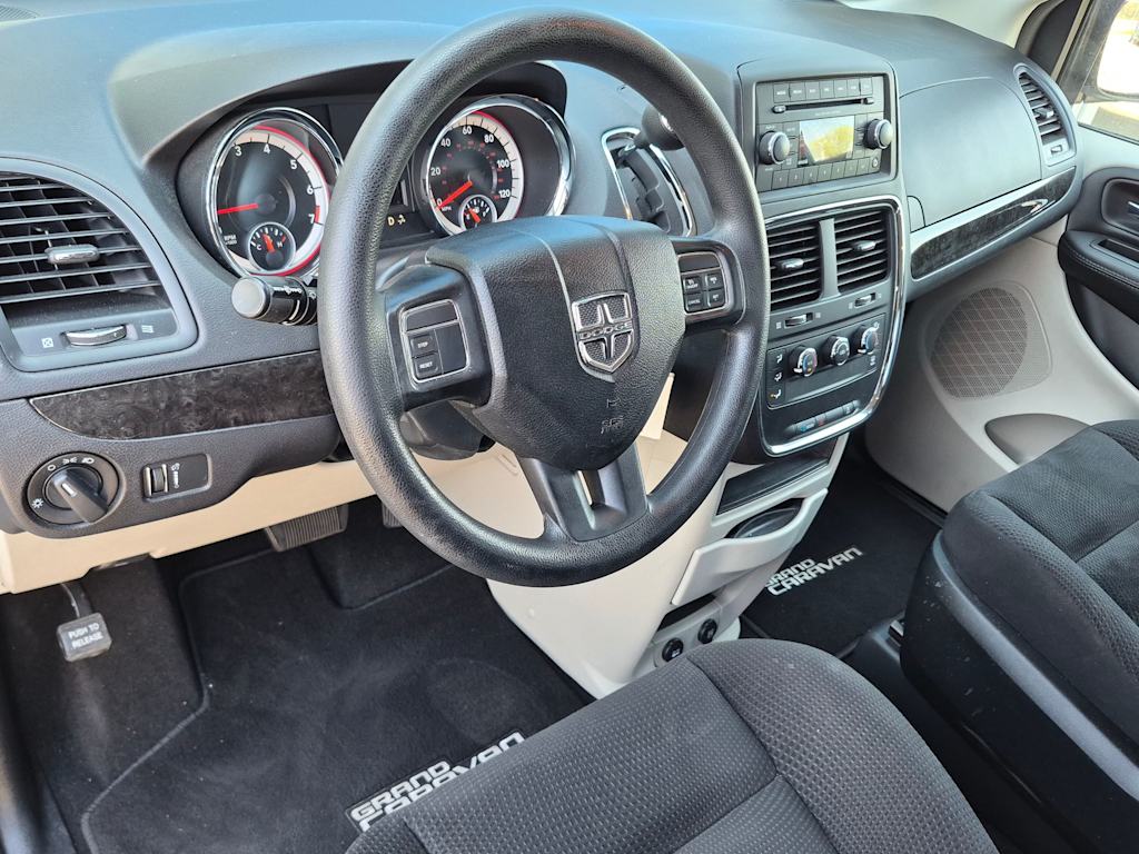 Thumbnail: 2015 Dodge Grand Caravan - 2