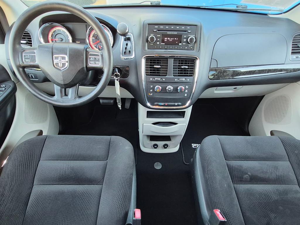Thumbnail: 2015 Dodge Grand Caravan - 9