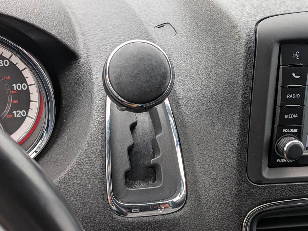 Thumbnail: 2015 Dodge Grand Caravan - 32