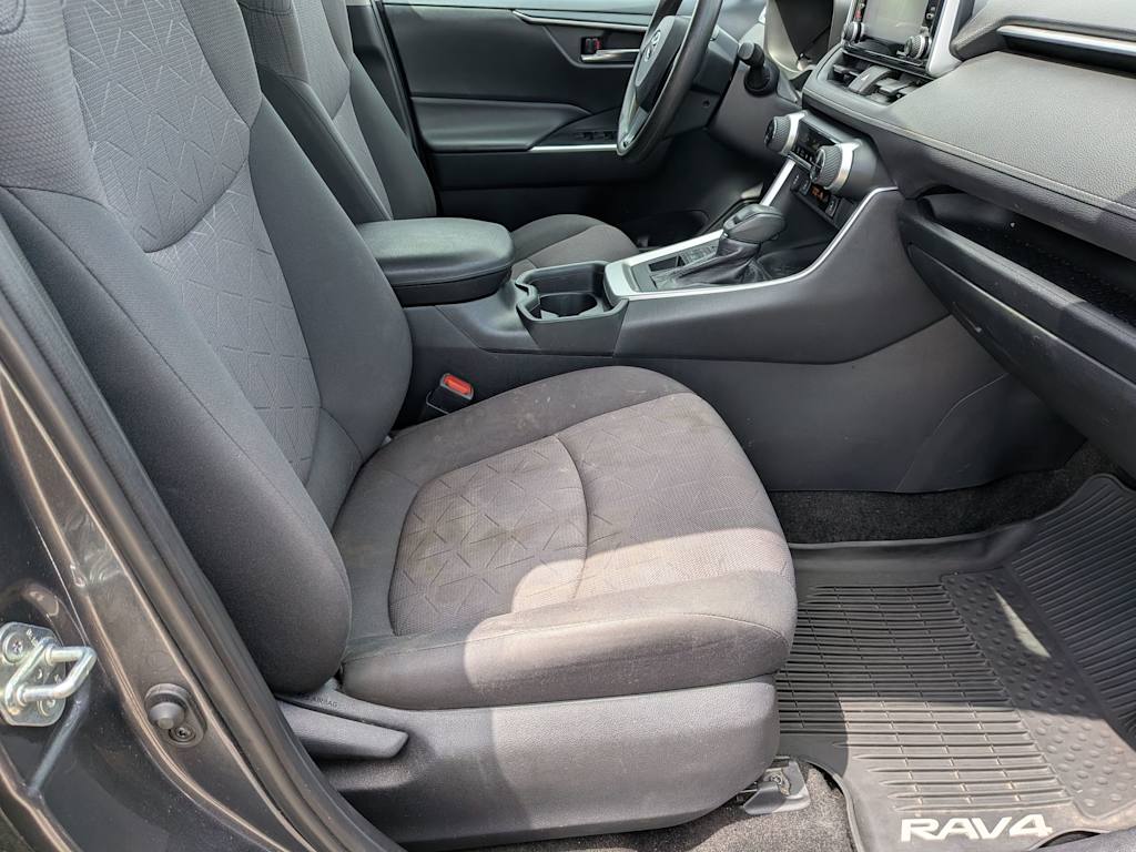 Thumbnail: 2019 Toyota RAV4 - 10