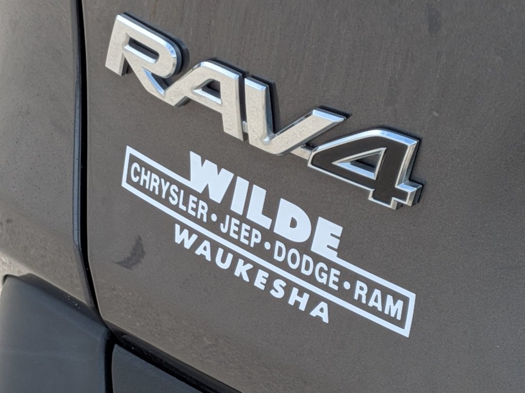 Thumbnail: 2019 Toyota RAV4 - 6