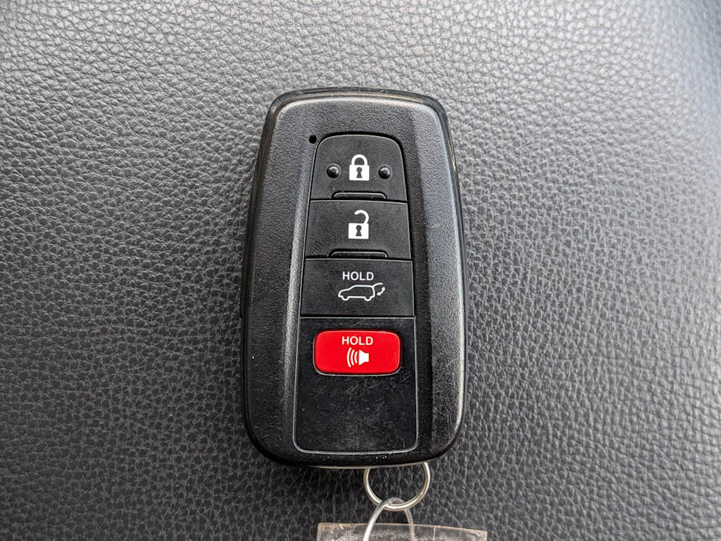 Thumbnail: 2019 Toyota RAV4 - 16