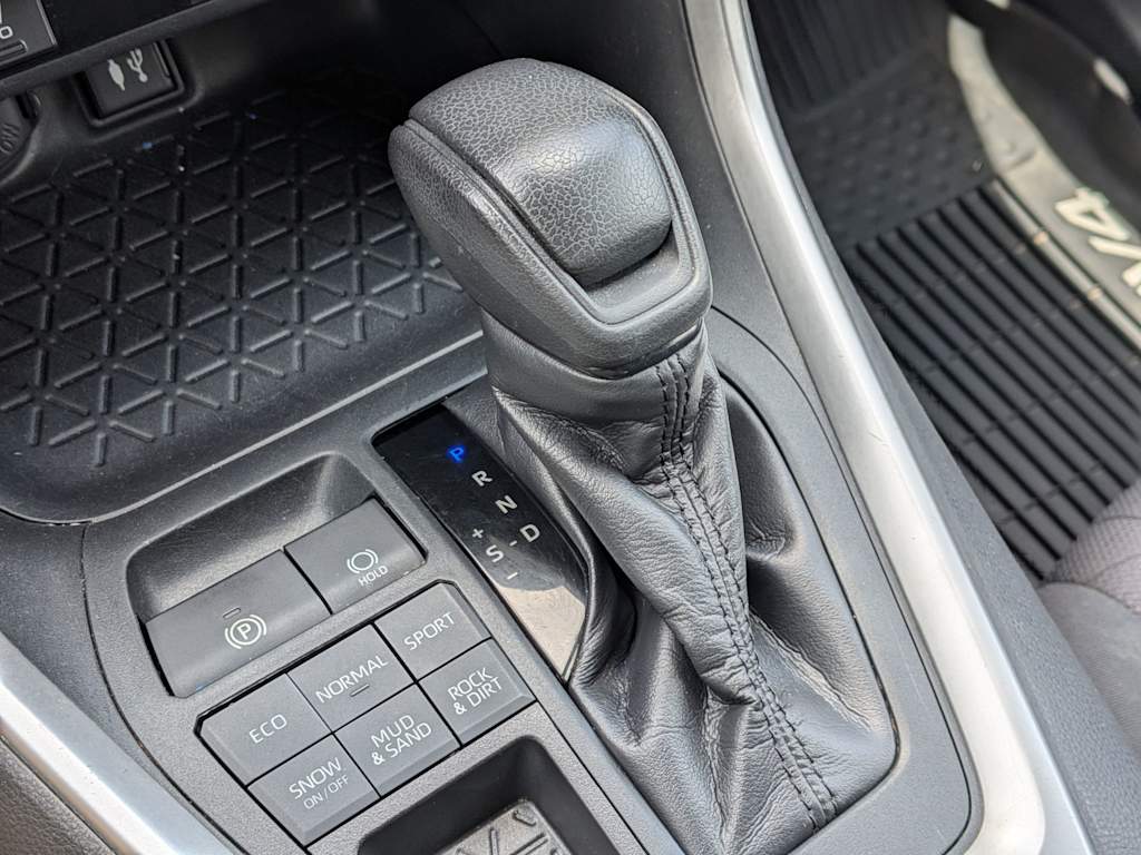 Thumbnail: 2019 Toyota RAV4 - 14