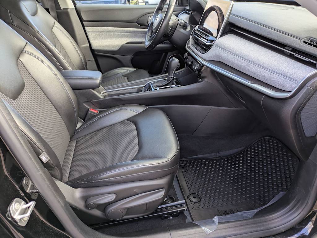 Thumbnail: 2022 Jeep Compass - 10