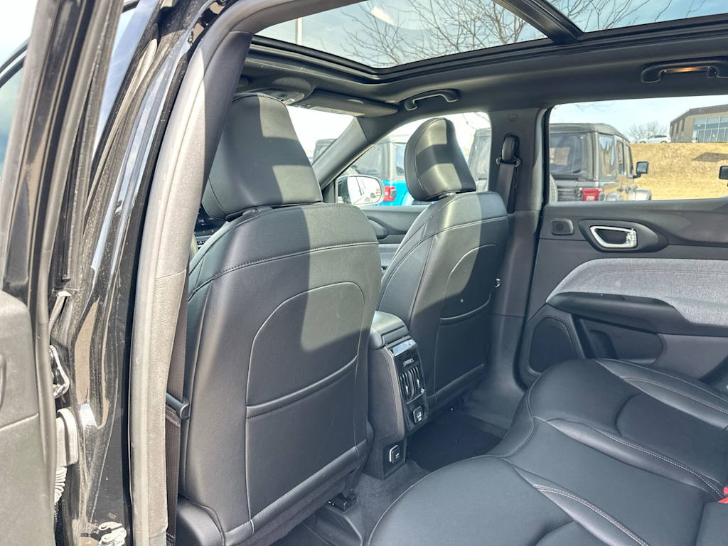 2024 Jeep Compass Latitude 12