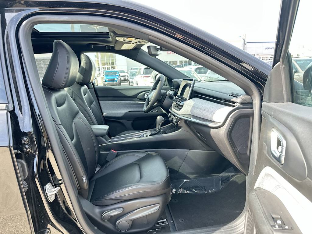 2024 Jeep Compass Latitude 11