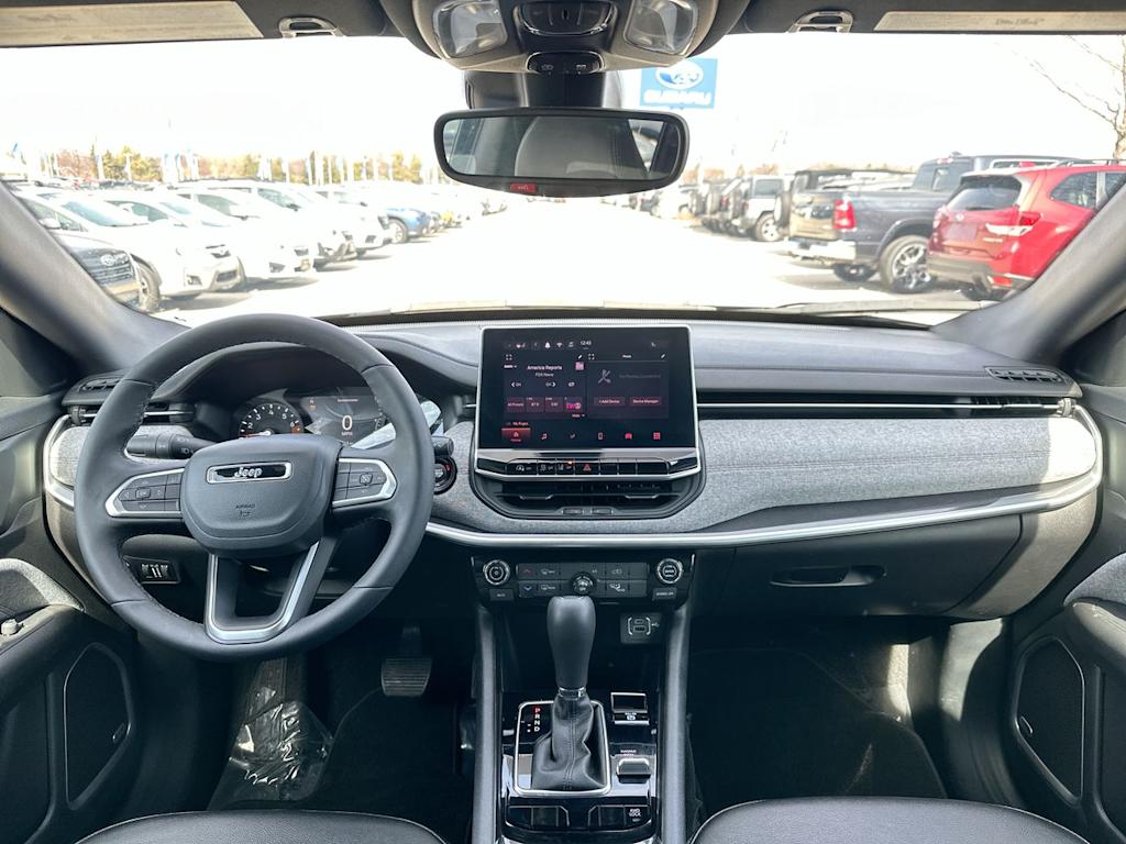 2024 Jeep Compass Latitude 2