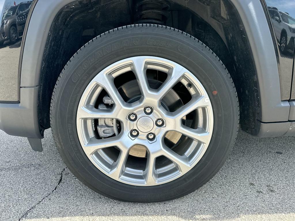 2024 Jeep Compass Latitude 8