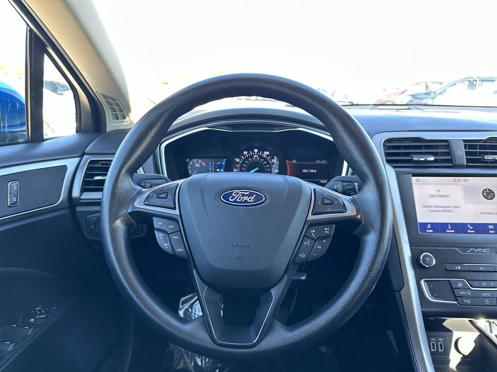 2020 Ford Fusion SE 9