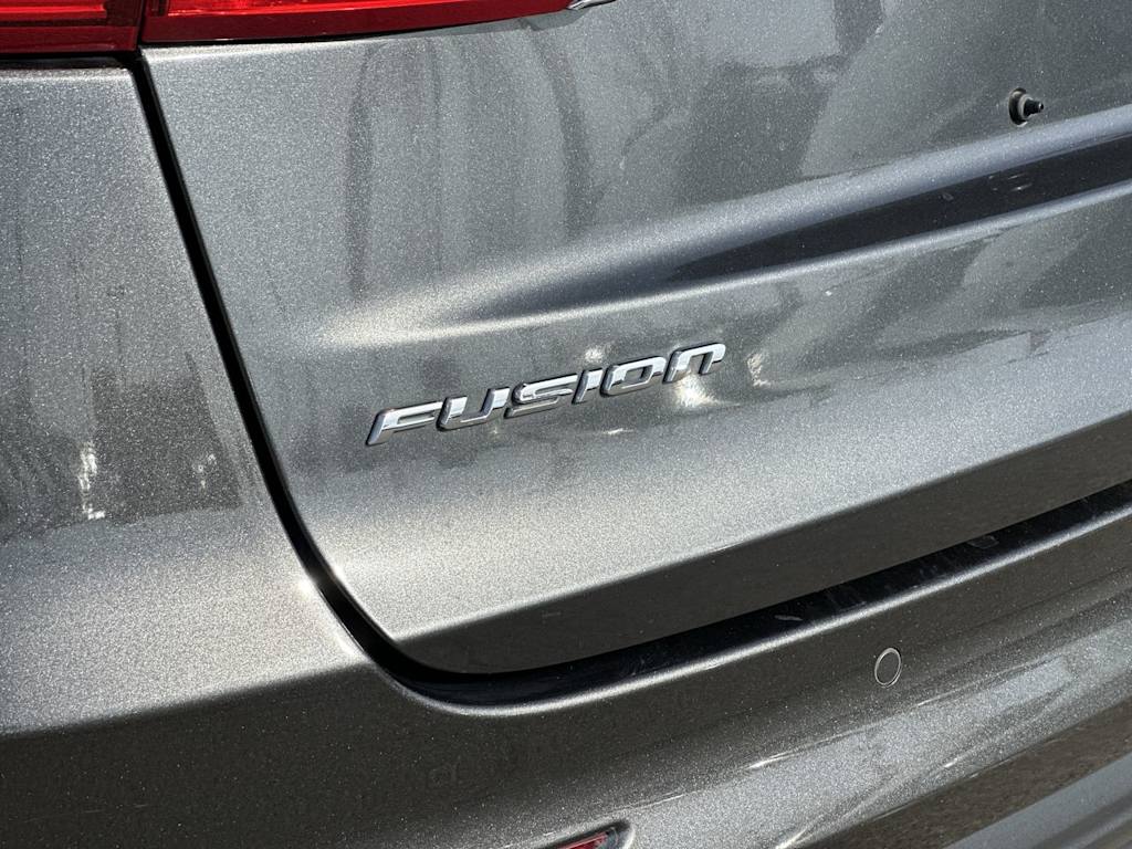 2020 Ford Fusion SE 6