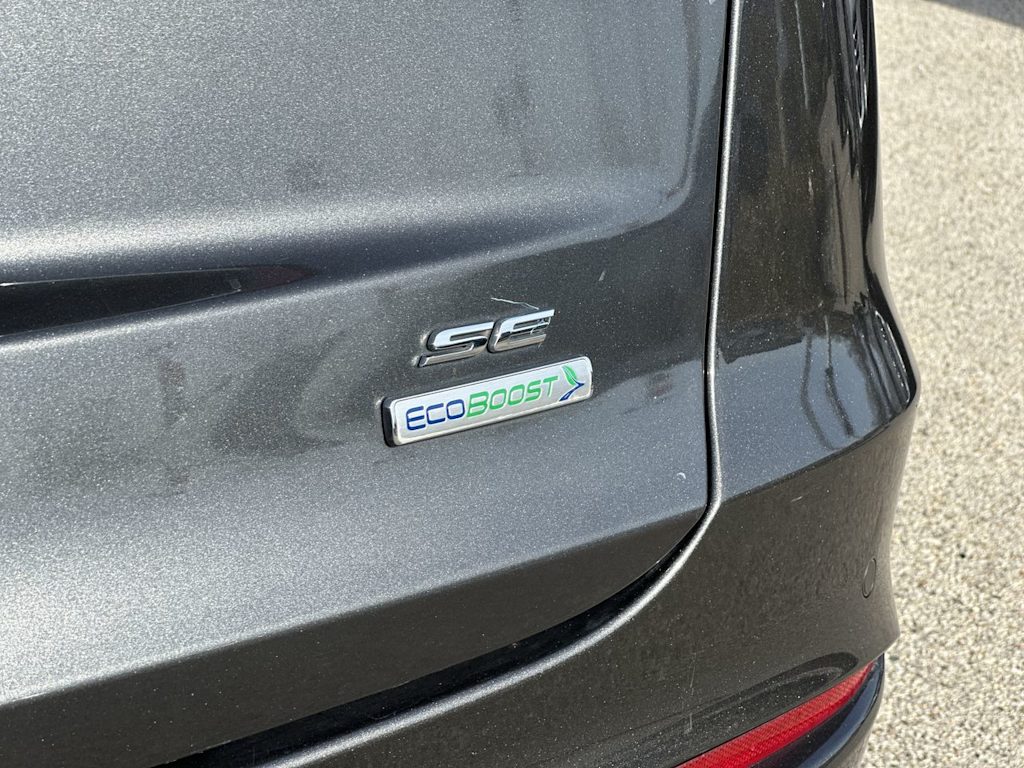 2020 Ford Fusion SE 22