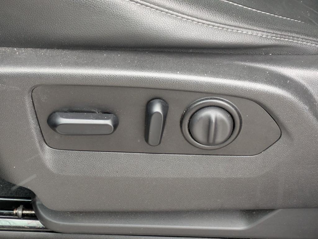 Thumbnail: 2021 Chevrolet Silverado 1500 - 24